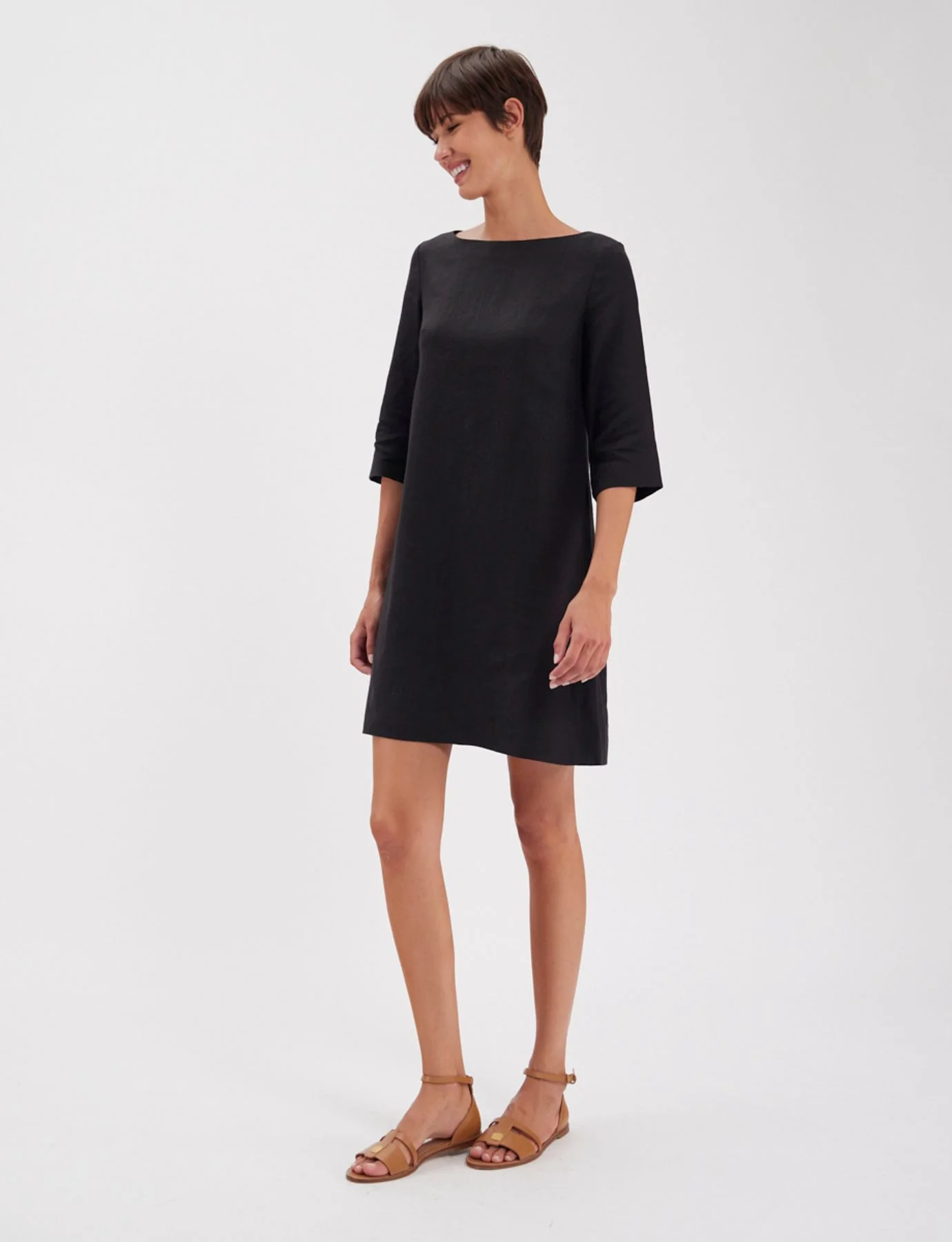 Robe Megane noire en lin - Image 2