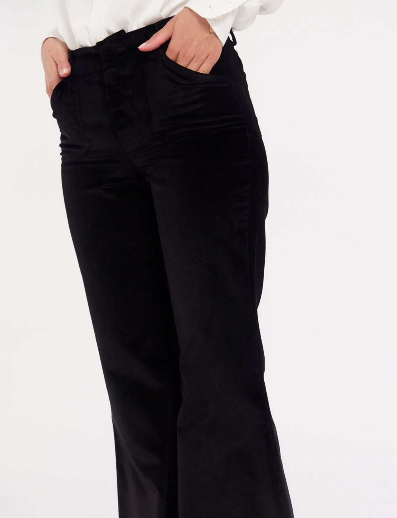 Pantalon coupe flare en velours lisse Charlotte noir - Image 5