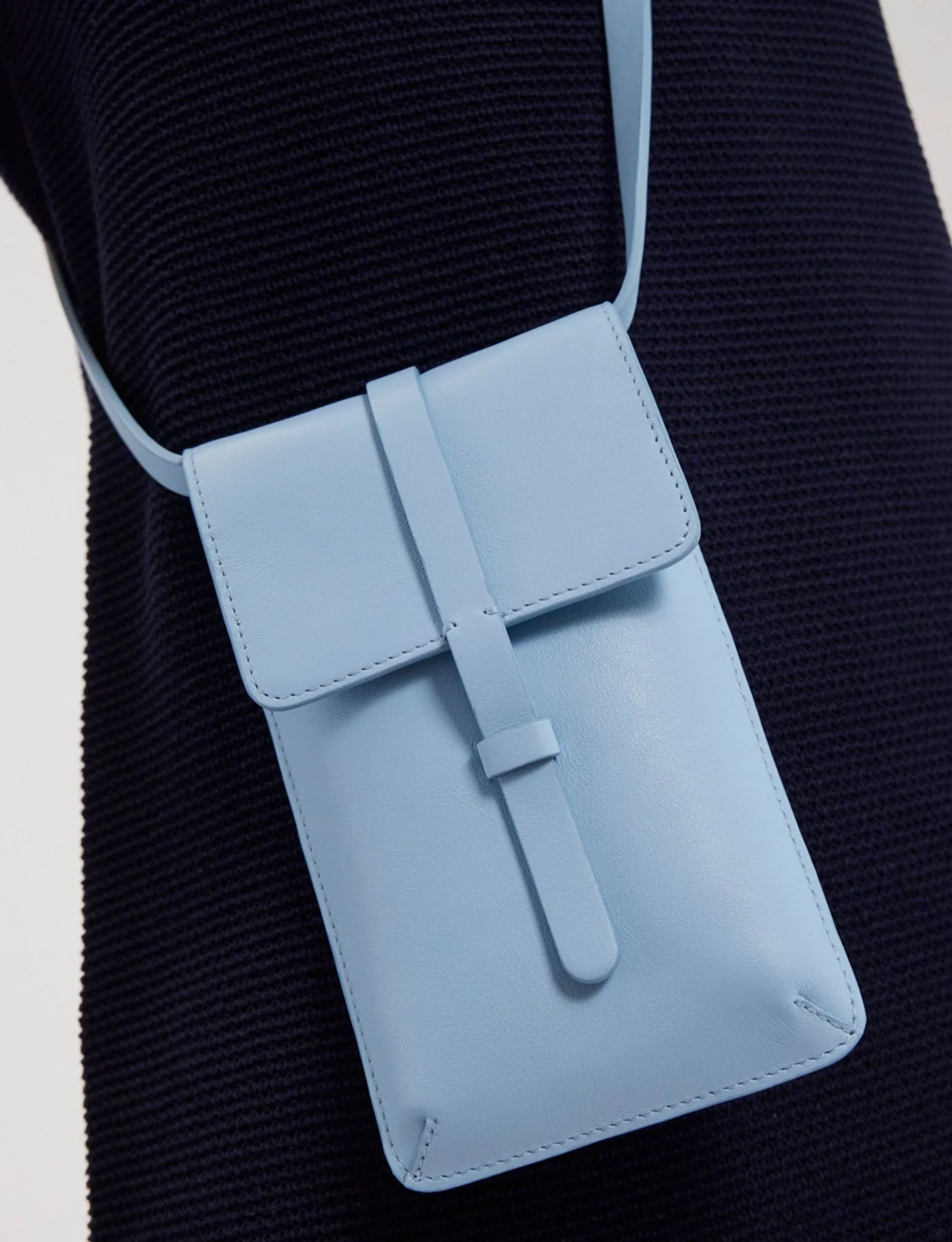 Smartphone Bag Léonore cuir bleu ciel - Image 3